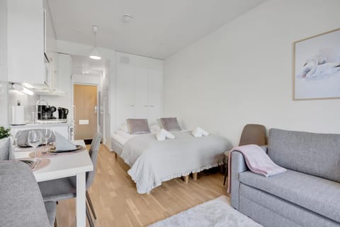 Bed, Photo of the whole room, Dining area