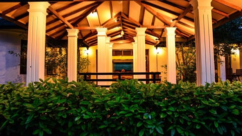 Property building, Facade/entrance, Garden, Decorative detail