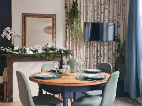 Studio 4 personnes aux pieds du château de Blois avec expérience de dormir sous les aurores boréales Apartment in Blois