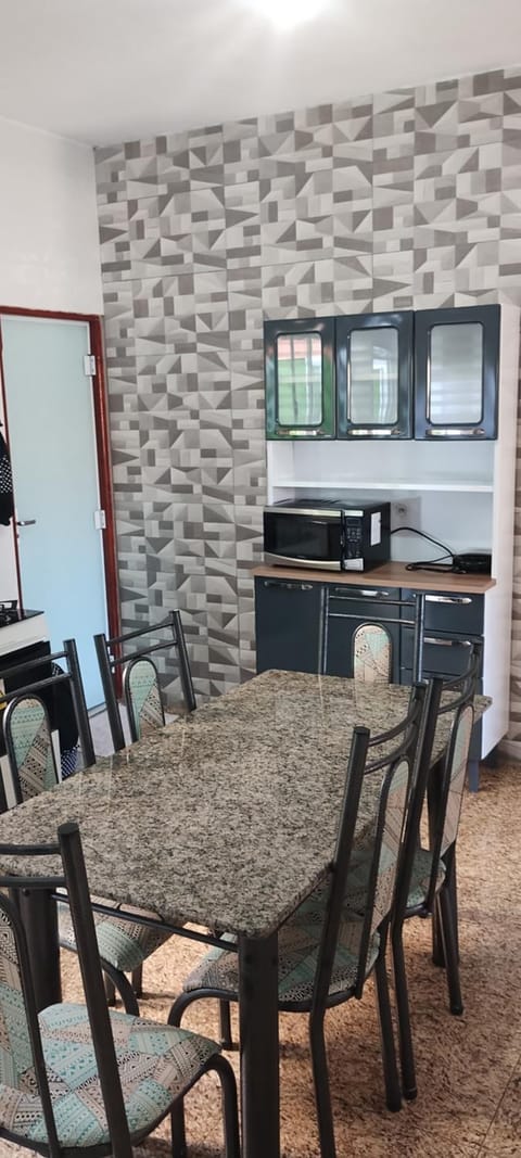 Kitchen or kitchenette, Dining area, stove