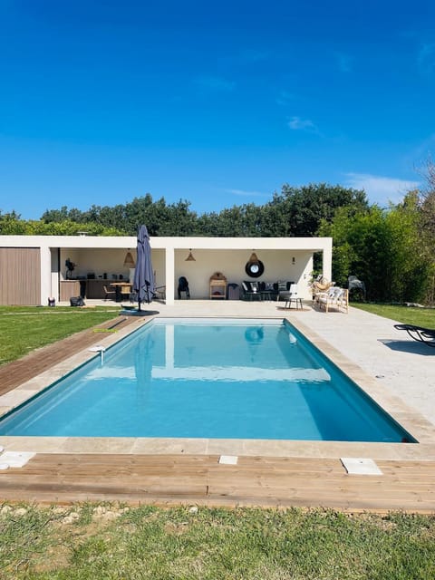 Pool view, Swimming pool, sunbed