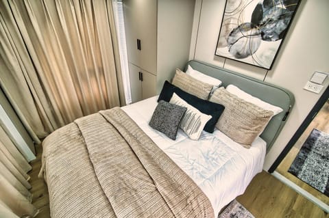 Unique Houseboat Rental Resort in Merritt Island