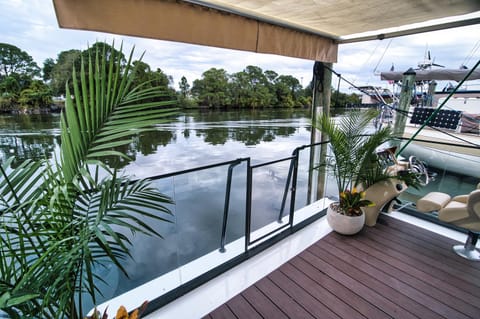Unique Houseboat Rental Resort in Merritt Island