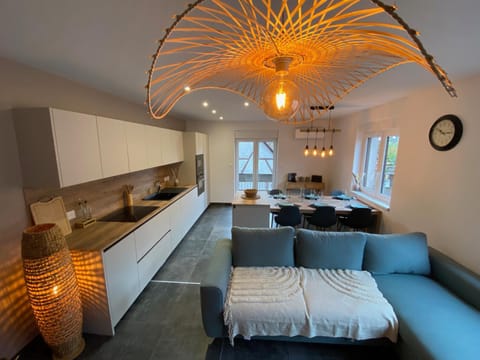 Toilet, Coffee/tea facilities, Living room, Dining area, kitchen