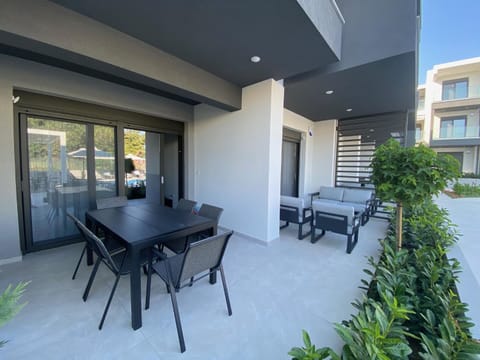 Garden, Balcony/Terrace