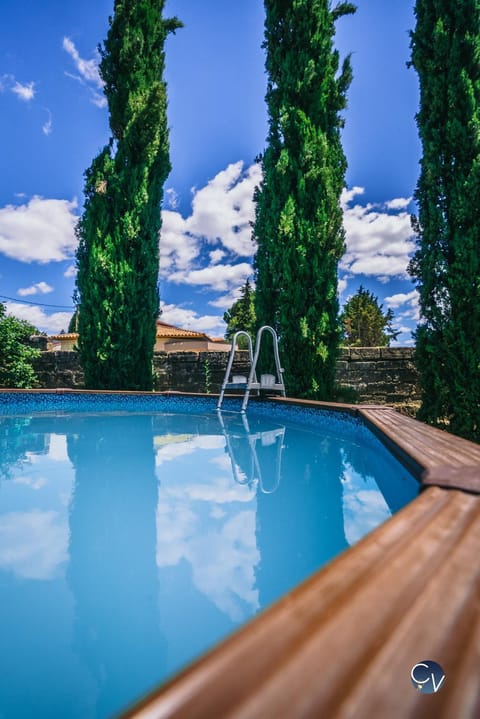 Belle villa provençale - familiale - Grand terrain House in Uzes