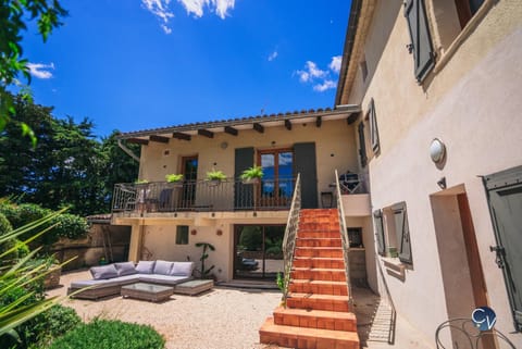 Belle villa provençale - familiale - Grand terrain House in Uzes