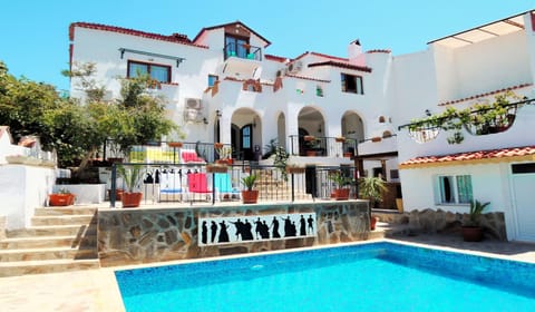 Facade/entrance, Spring, Day, Summer, Decorative detail, On site, Swimming pool, Swimming pool