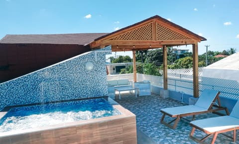 Day, Natural landscape, Balcony/Terrace, Swimming pool, sunbed
