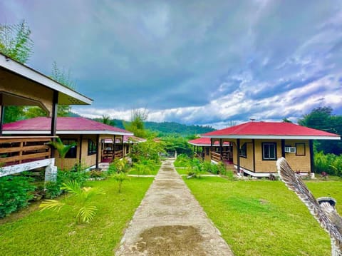 Property building, Day, Natural landscape, Garden, Garden view