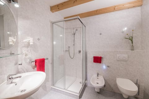 Klaudehof Farm Stay in Dobbiaco