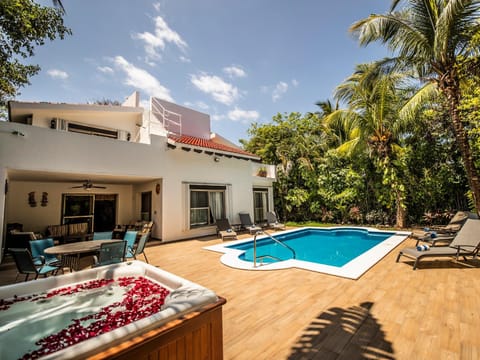 Swimming pool, sunbed