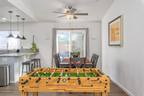 Game Room, Dining area