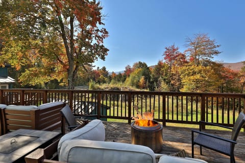 Winding Way Chalet home House in Mendon