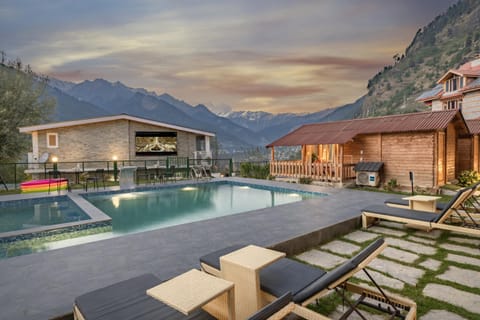 Property building, Mountain view, Pool view, Swimming pool