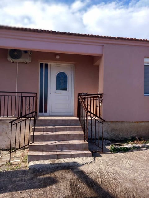 Μονοκατοικια 3 δωματιων House in Pieria, Greece