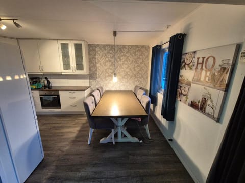 Lovely 4 bedroom house with the view of aurora House in Tromso