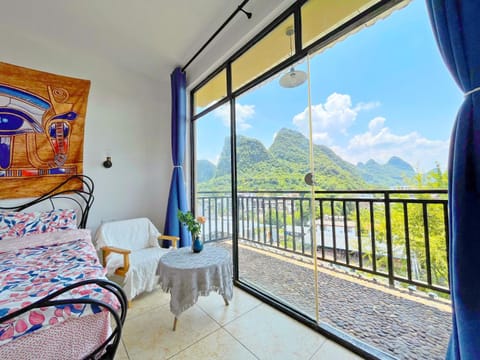 View (from property/room), Balcony/Terrace, Mountain view