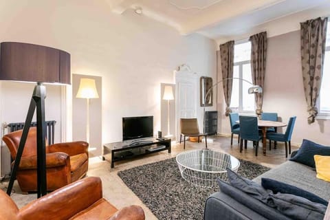 Communal lounge/ TV room, Living room, Seating area