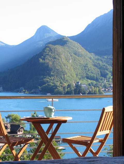 Balcony/Terrace, Bedroom, Lake view