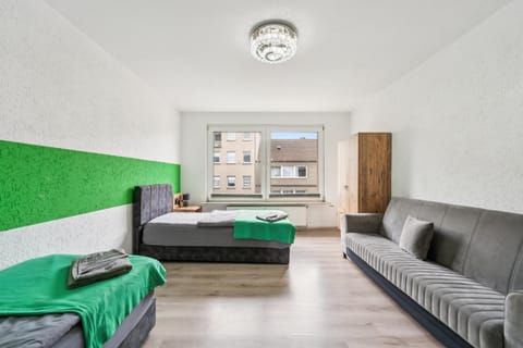 Bed, Living room, Photo of the whole room, Seating area, Bedroom