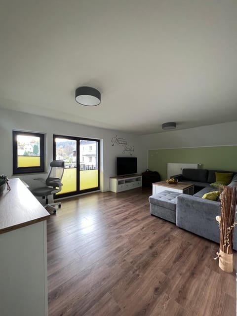 TV and multimedia, Living room, Photo of the whole room, Seating area