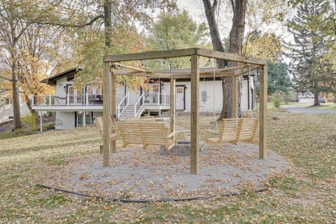 Powell Home with Fire Pit - 5 Mi to Columbus Zoo! House in Ohio