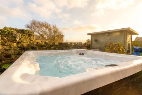 Historic St Bees Farmhouse Hot Tub Games Summer Gatherings House in Saint Bees