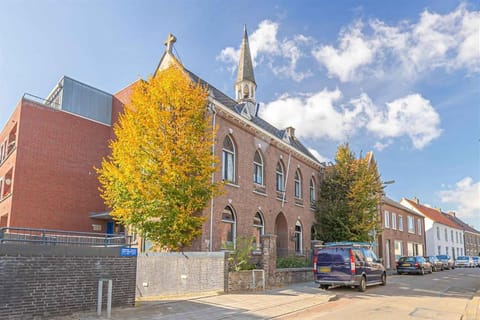 Day, Neighbourhood, Street view, Location