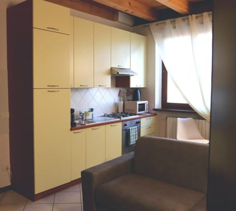 Kitchen or kitchenette, Seating area
