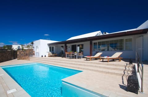 Pool view, Swimming pool, sunbed
