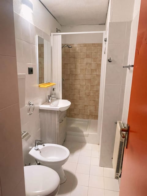 Shower, Toilet, Bathroom, bidet