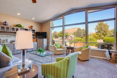Covered Deck and Red Rock Views Home in Sedona House in Village of Oak Creek