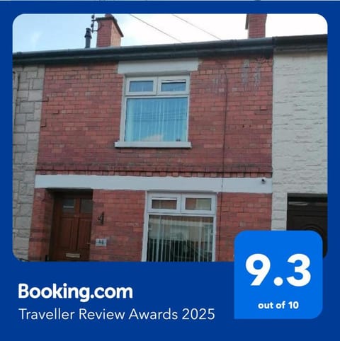 Máire Toiréasa – cosy refurbished property in the Gaeltacht Quarter House in Belfast