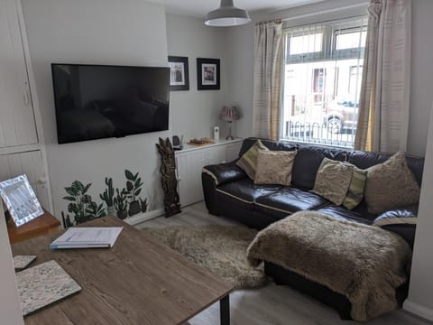 Máire Toiréasa – cosy refurbished property in the Gaeltacht Quarter House in Belfast