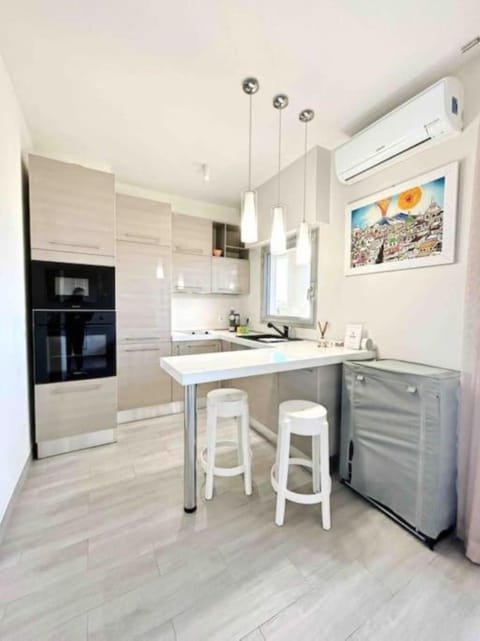 Kitchen or kitchenette, Photo of the whole room, dishwasher, minibar, laundry, kitchen, air conditioner