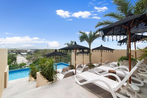 Balcony/Terrace, Swimming pool, Swimming pool