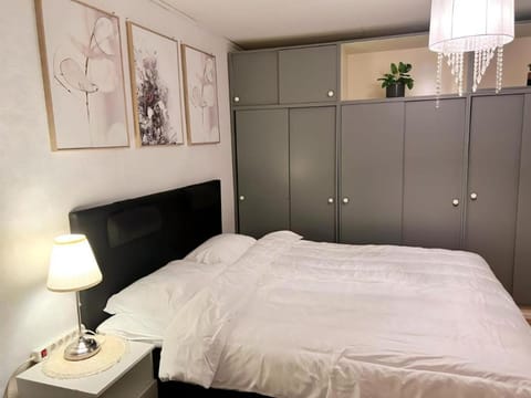 Bed, Bedroom, wardrobe