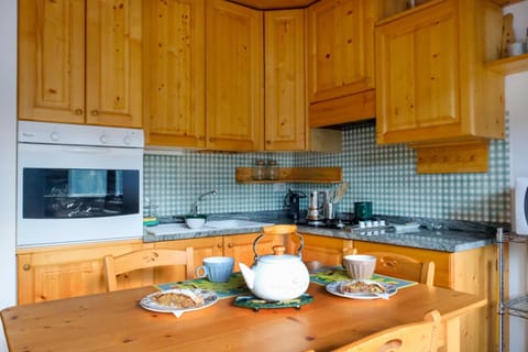 Food close-up, Dining area, Lunch, Lunch, stove, stove