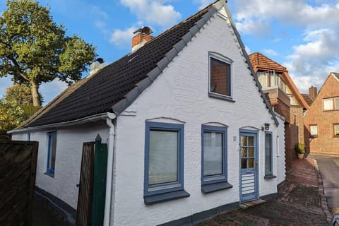 Property building, Neighbourhood