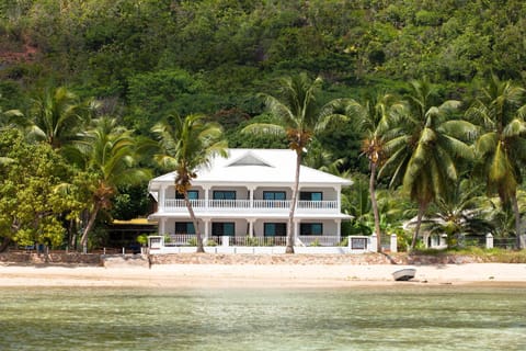 Facade/entrance, Beach