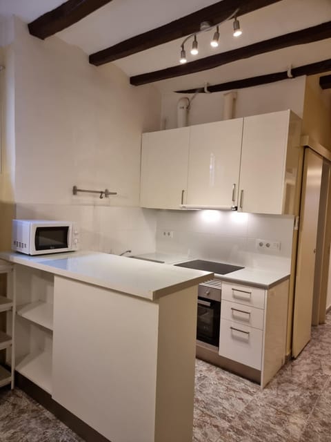 2 bedrm BCN down AC WIFI 30 nigths min Apartment in Barcelona