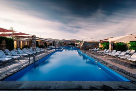 Karaoke, Lounge or bar, Swimming pool, Entertainment