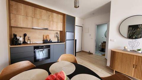 Coffee/tea facilities, Kitchen or kitchenette, Dining area, pet friendly, stove, toaster