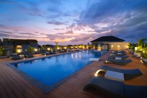 Property building, Pool view, Swimming pool, Sunset, sunbed