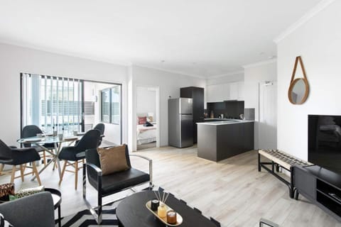 Photo of the whole room, kitchen