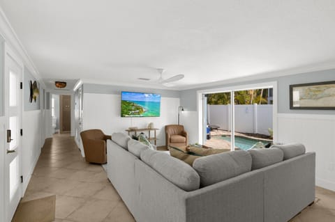 Living room, Pool view