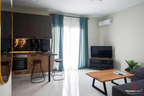 TV and multimedia, Living room, Seating area, Dining area, air conditioner