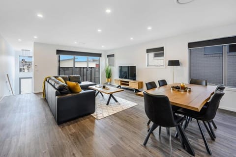 Villa 4 NEW 3Bed 2 Bath Villa in Bellerive