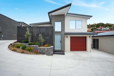 Villa 4 NEW 3Bed 2 Bath Villa in Bellerive